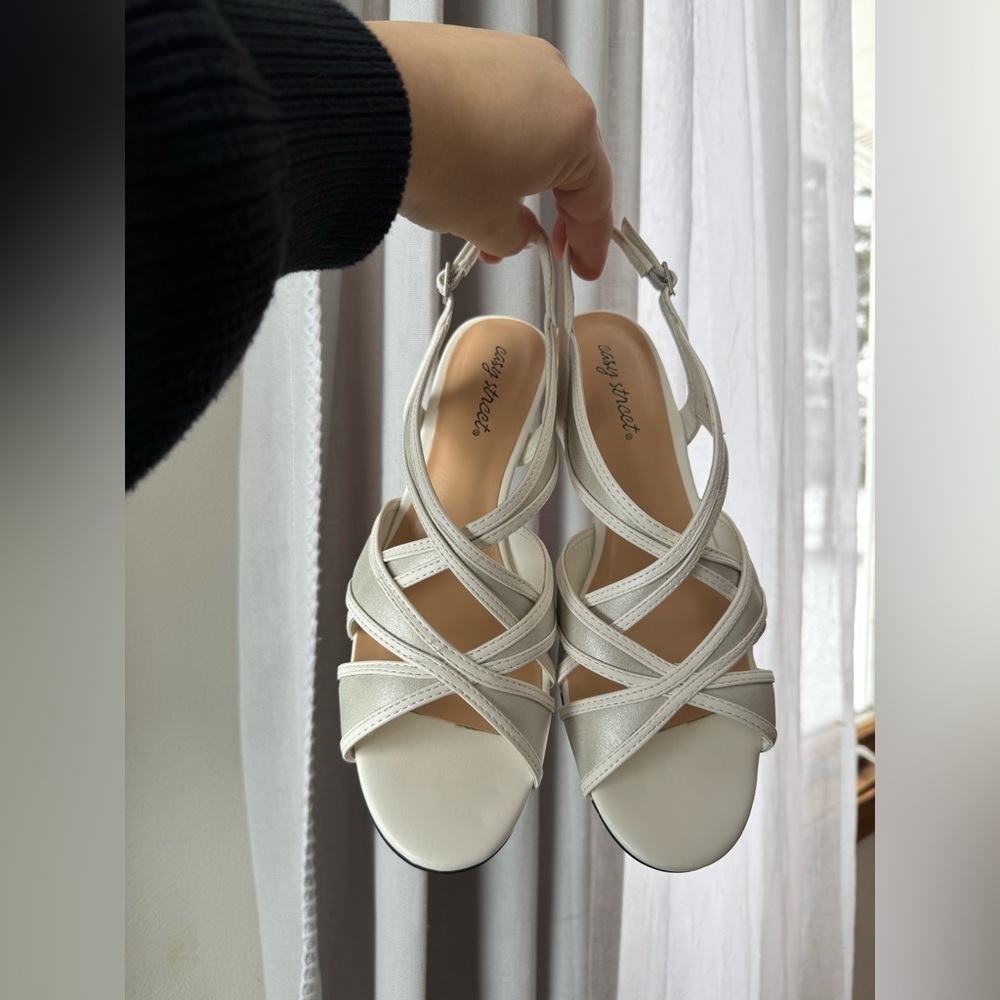 White/Pearlized Combo Kitten Heels Wedding 9.5